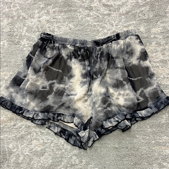 Vigoss Pants - Vigoss Black and White Tie-Dye Ruffle Shorts